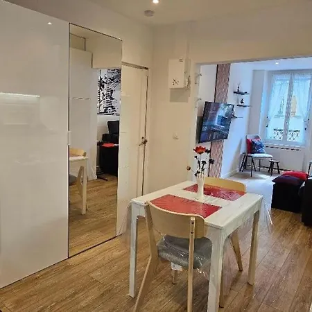 Doorman - Modern & Chic Studio In 17th Paris